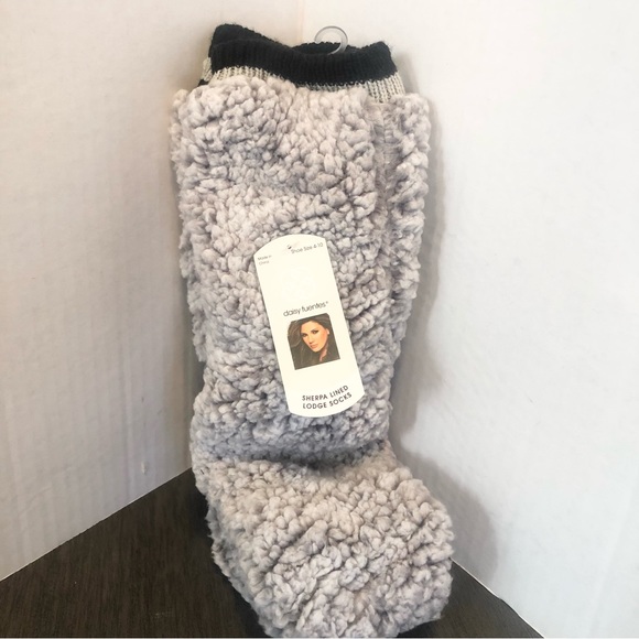 Daisy Fuentes Sherpa Lined Lodge Socks (NWT) - Picture 1 of 8